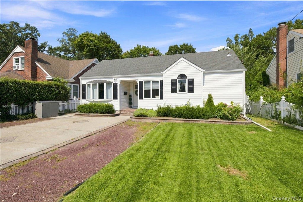 Photo of 51 Dawson Avenue, Kings Park, NY 11754 (MLS # 1042076)