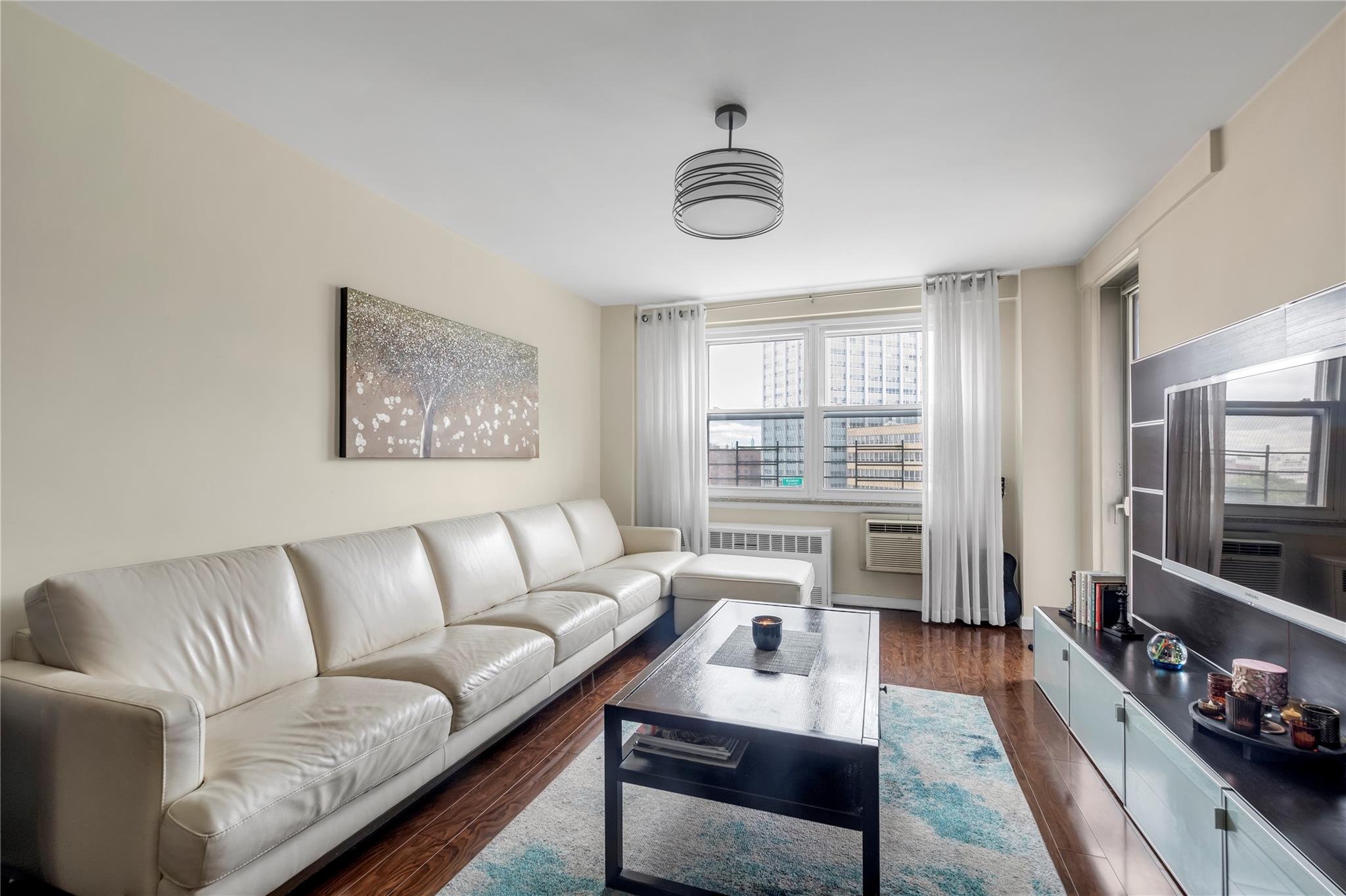 97th Street 6A, Rego Park, Queens, NY - 2 Bedrooms  
2 Bathrooms  
4 Rooms - 