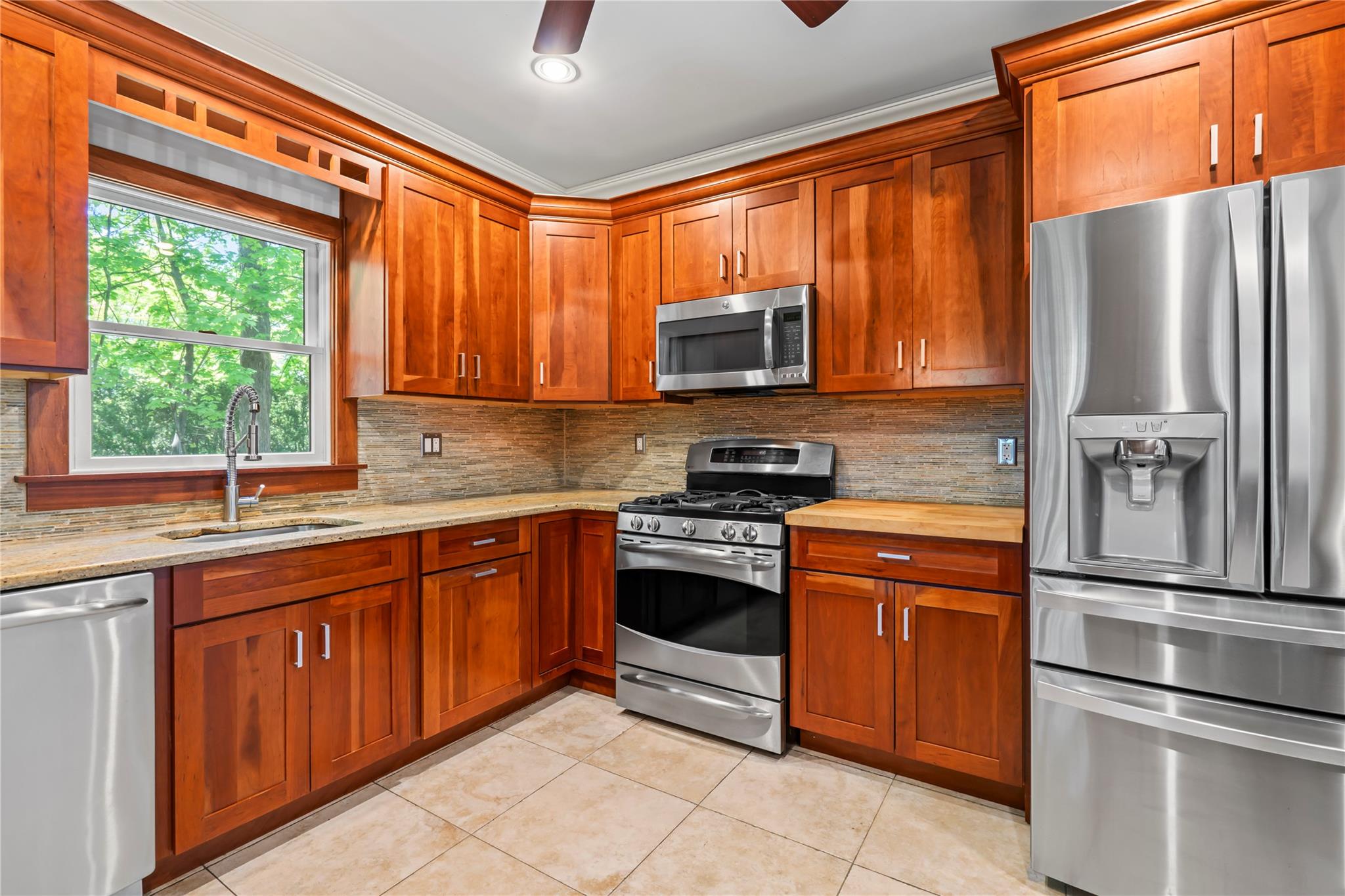 2 Glenlawn Avenue, Sea Cliff, New York image 15