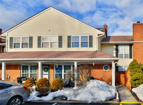 60 The Rise Warwick NY 10990