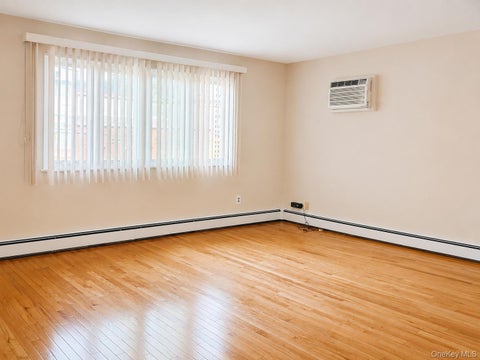 Multifamily For Rent - 185 Bennett Avenue #UNIT 1<br/> Westchester County, Yonkers, NY 10701