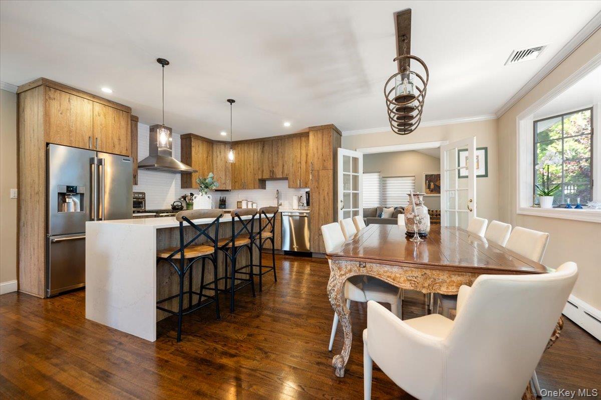 Atlantic Beach, New York 11509, United States, 4 Bedrooms Bedrooms, ,3 BathroomsBathrooms,Residential,Active,210094