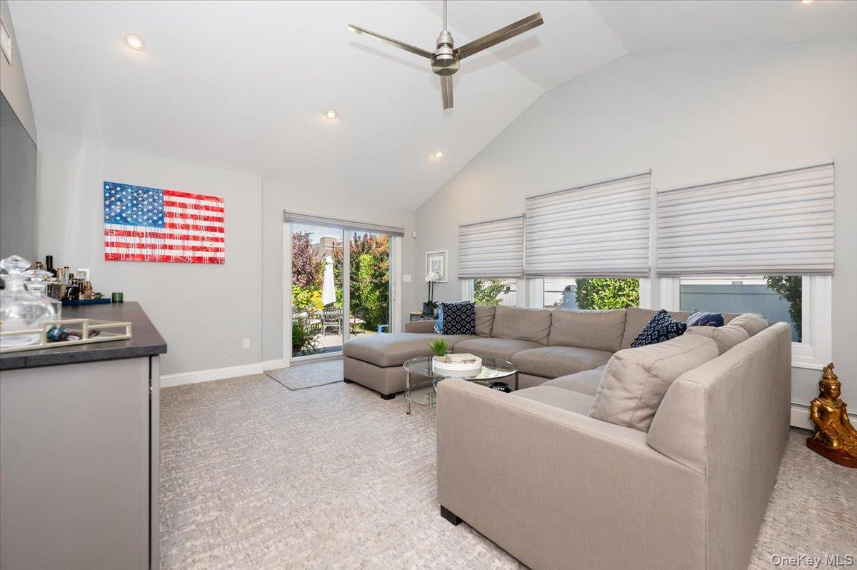 Atlantic Beach, New York 11509, United States, 4 Bedrooms Bedrooms, ,3 BathroomsBathrooms,Residential,Active,210094