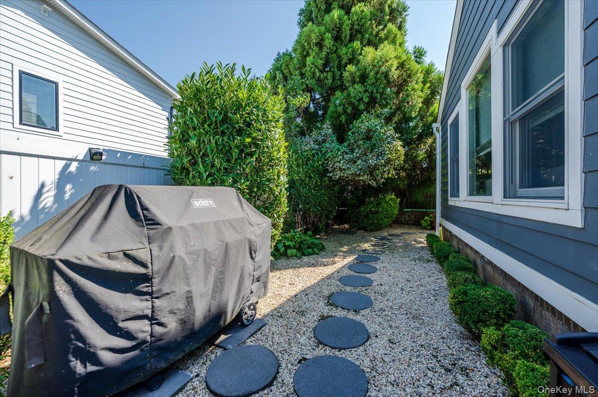 Atlantic Beach, New York 11509, United States, 4 Bedrooms Bedrooms, ,3 BathroomsBathrooms,Residential,Active,210094