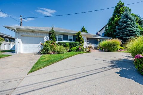 Photo of 114 Erie Avenue, Atlantic Beach, NY 11509 (MLS # 912203)