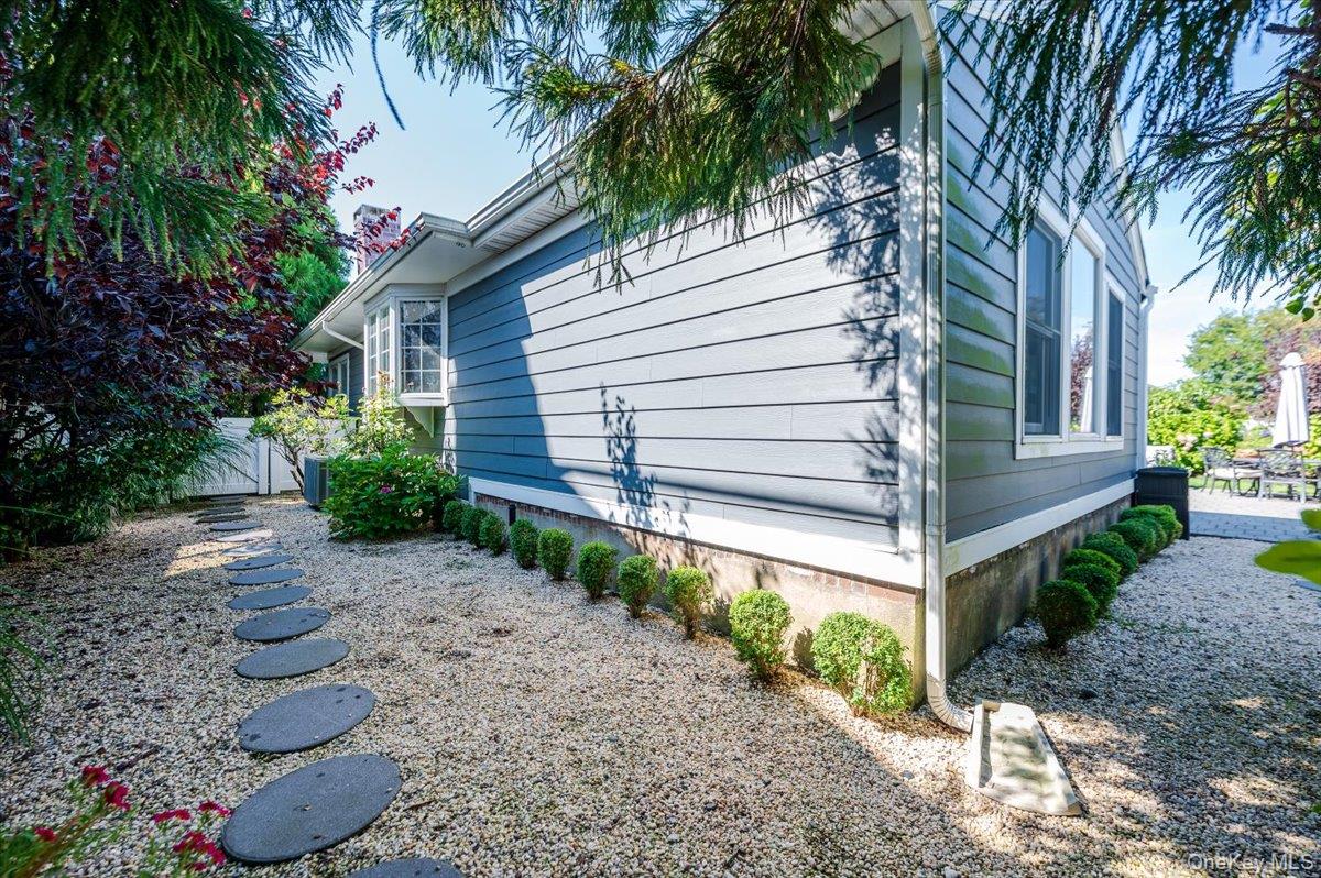 Atlantic Beach, New York 11509, United States, 4 Bedrooms Bedrooms, ,3 BathroomsBathrooms,Residential,Active,210094