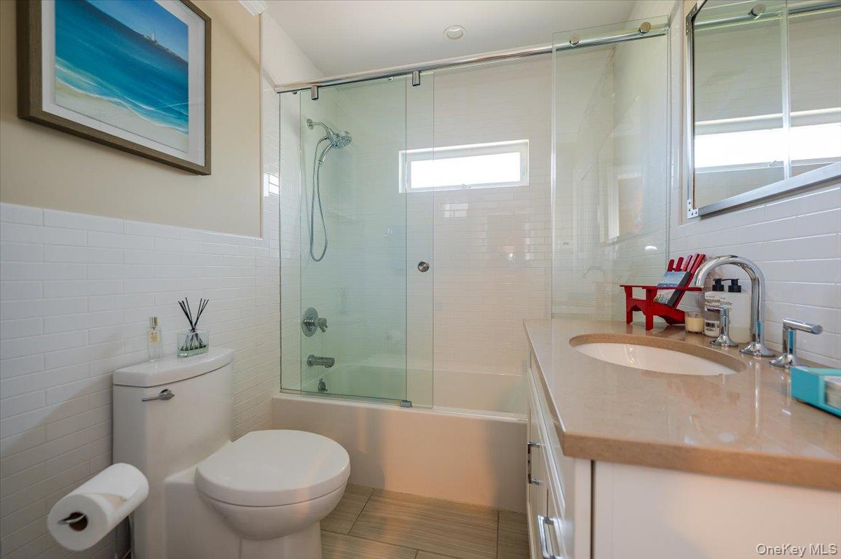 Atlantic Beach, New York 11509, United States, 4 Bedrooms Bedrooms, ,3 BathroomsBathrooms,Residential,Active,210094