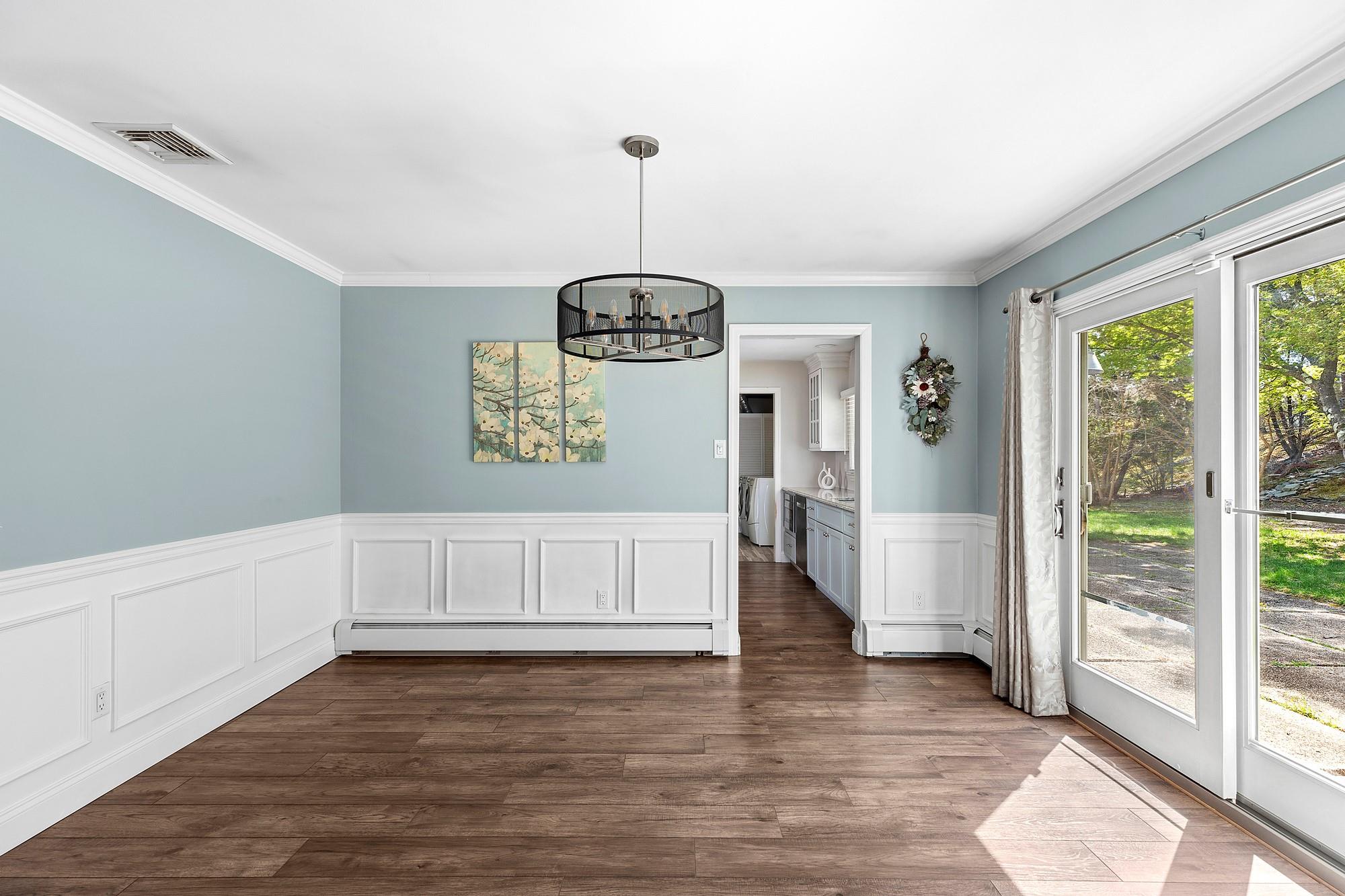 4 Wellsley Court, Coram, New York image 4