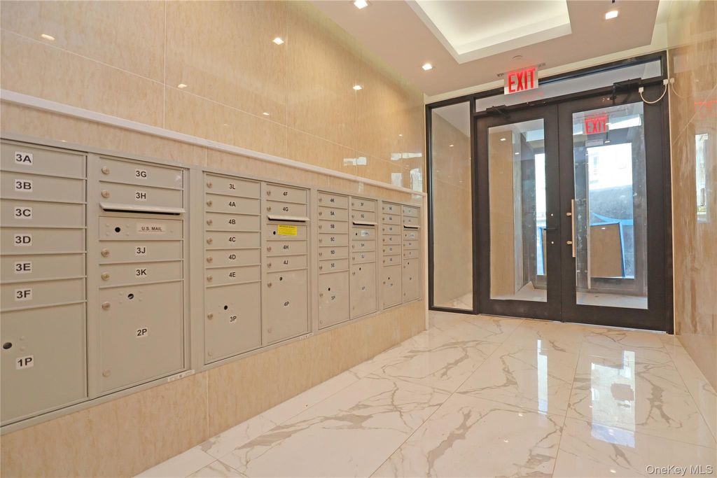 Photo of 15002 Northern Boulevard #5H, Flushing, NY 11354 (MLS # 941770)