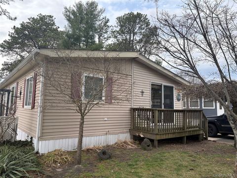 Mobile Home For Sale - 525/159 Riverleigh Avenue #159<br/> Riverhead, NY 11901