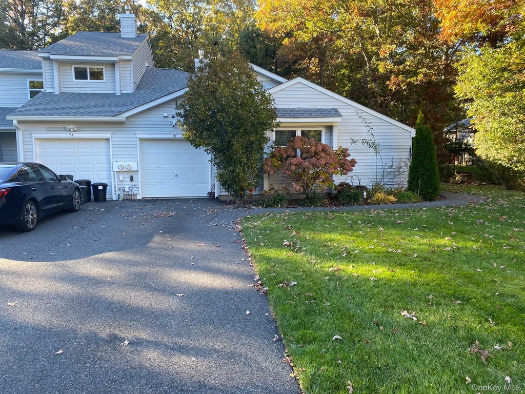 Photo of 16 Cal Ct Court, Manorville, NY 11949 (MLS # 1067636)