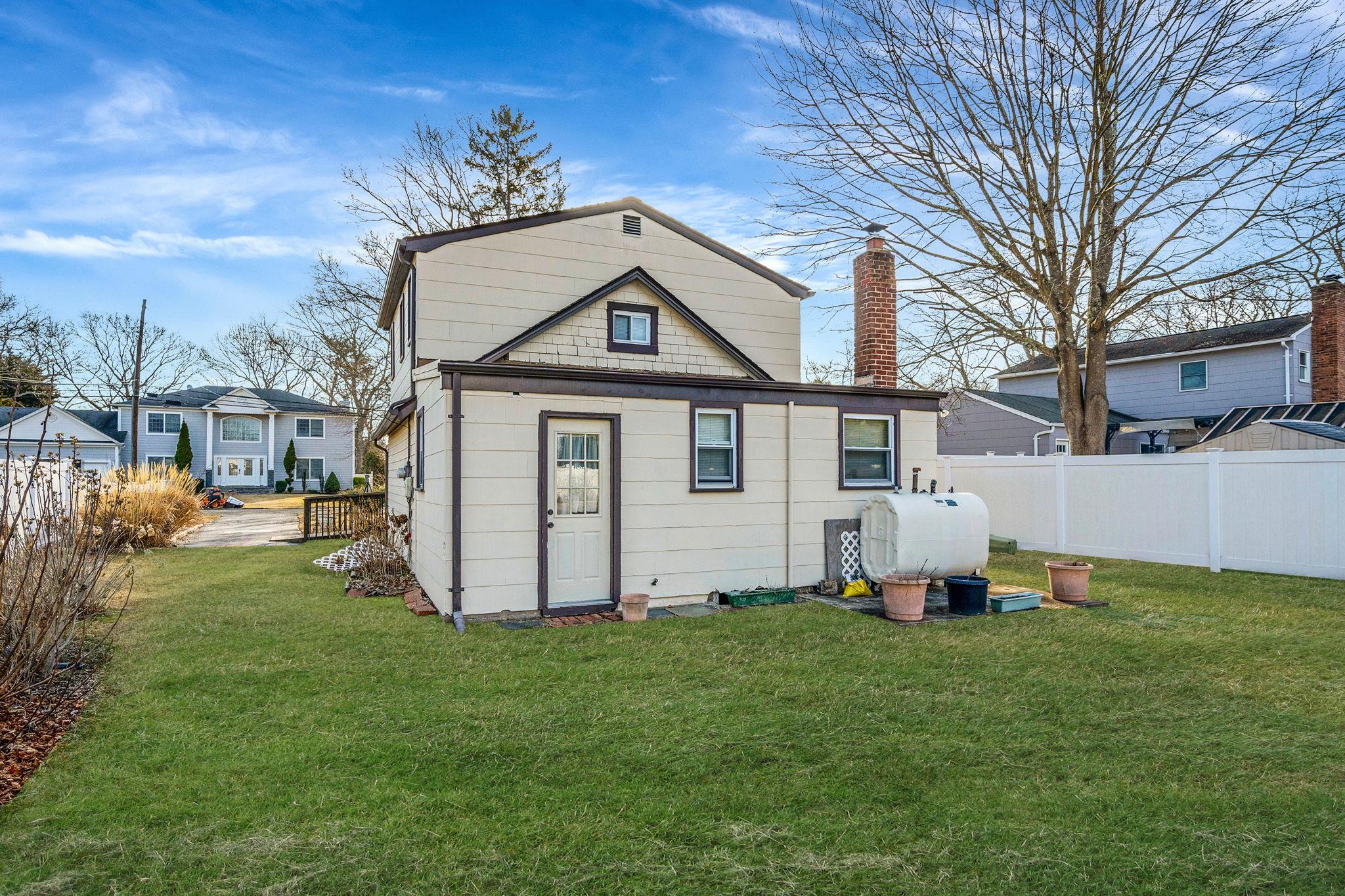 652 Durham Road, Islip, New York image 8