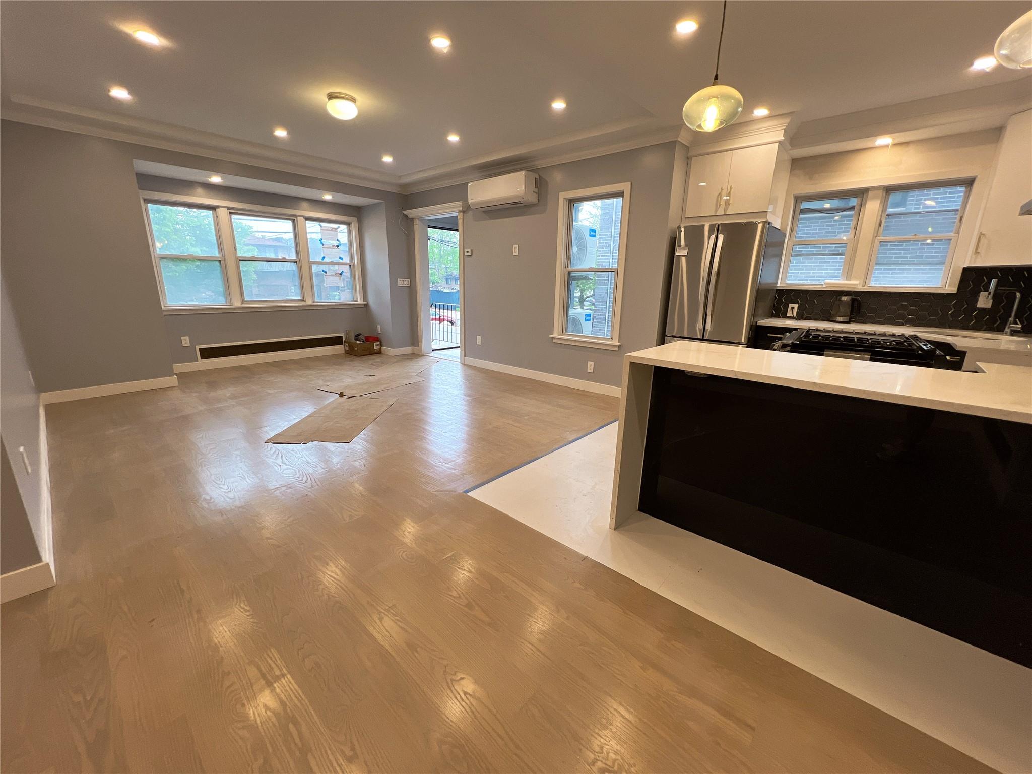 40th Avenue, Bayside, Queens, NY - 2 Bedrooms  
2 Bathrooms  
6 Rooms - 