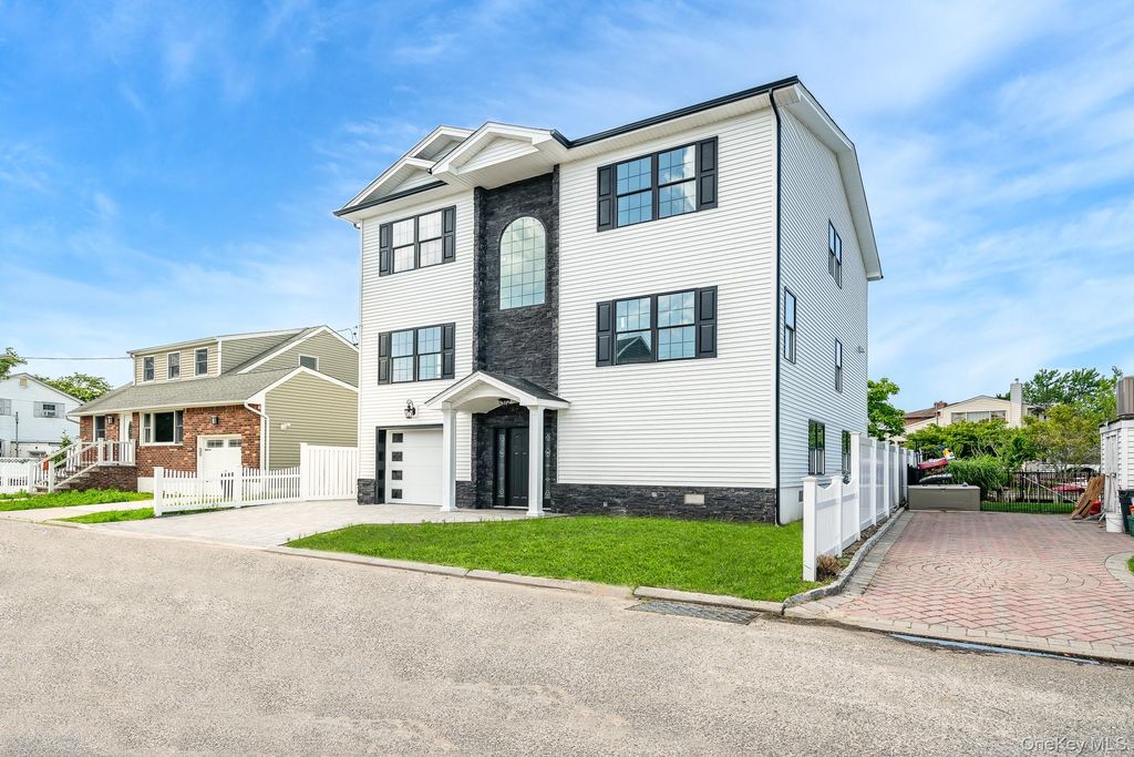 Photo of 23 Bay Street, Bellmore, NY 11710 (MLS # 882532)