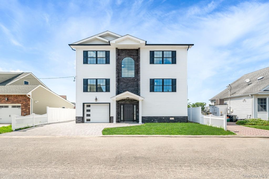 Photo of 23 Bay Street, Bellmore, NY 11710 (MLS # 882532)