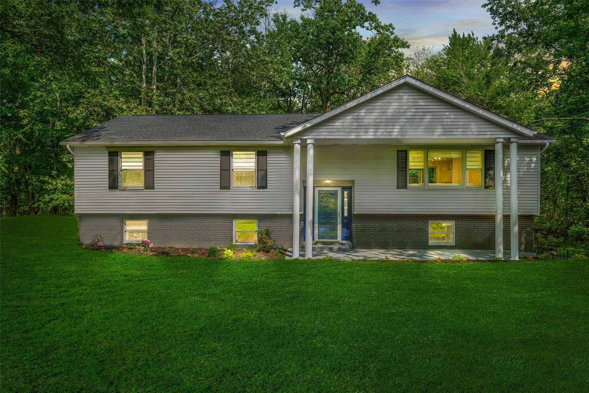 Dogwood Knolls, Highland, New York - 3 Bedrooms  
3 Bathrooms  
10 Rooms - 