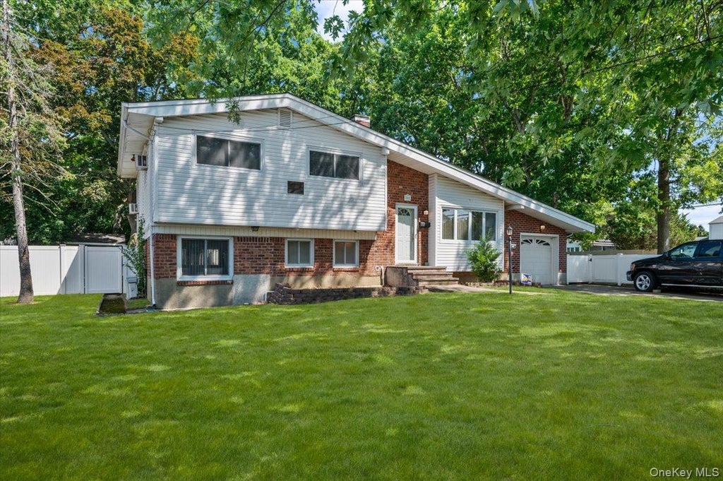 Photo of 369 Central Avenue, Deer Park, NY 11729 (MLS # 1036653)