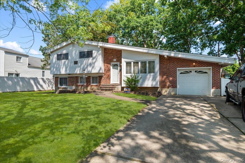 Photo of 369 Central Avenue, Deer Park, NY 11729 (MLS # 1036653)