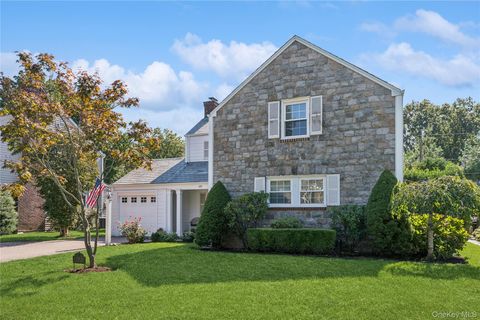 Photo of 68 Kenwood Road, Garden City, NY 11530 (MLS # 918154)