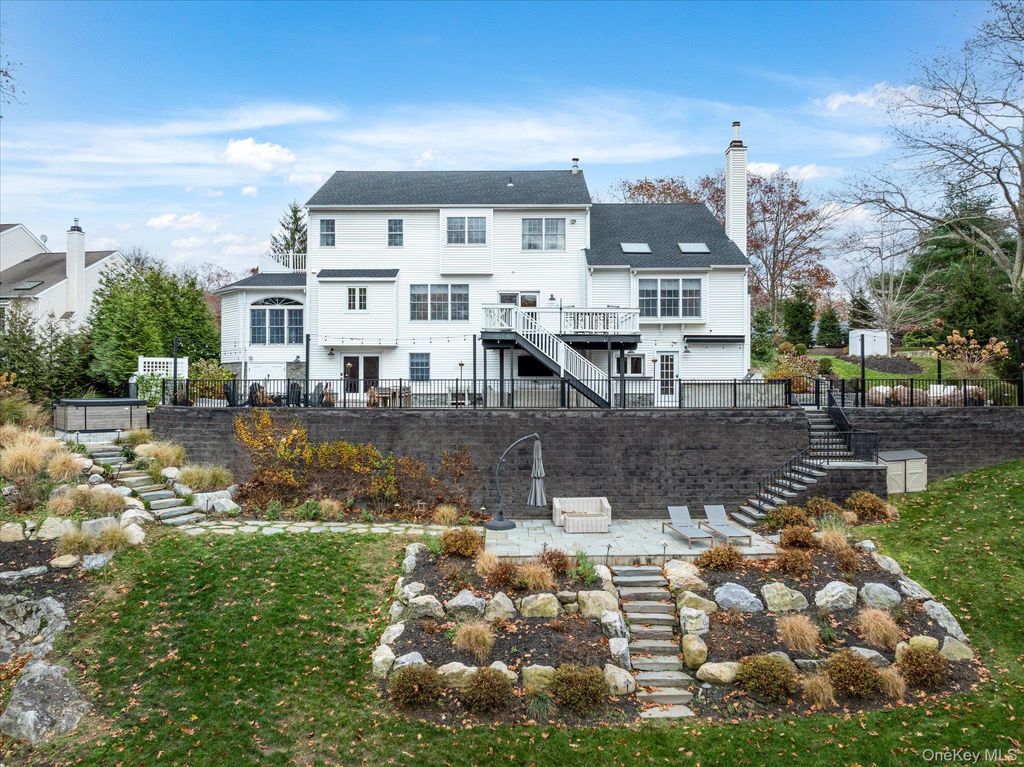 Photo of 26 Hallocks Run, Somers, NY 10589 (MLS # 979747)