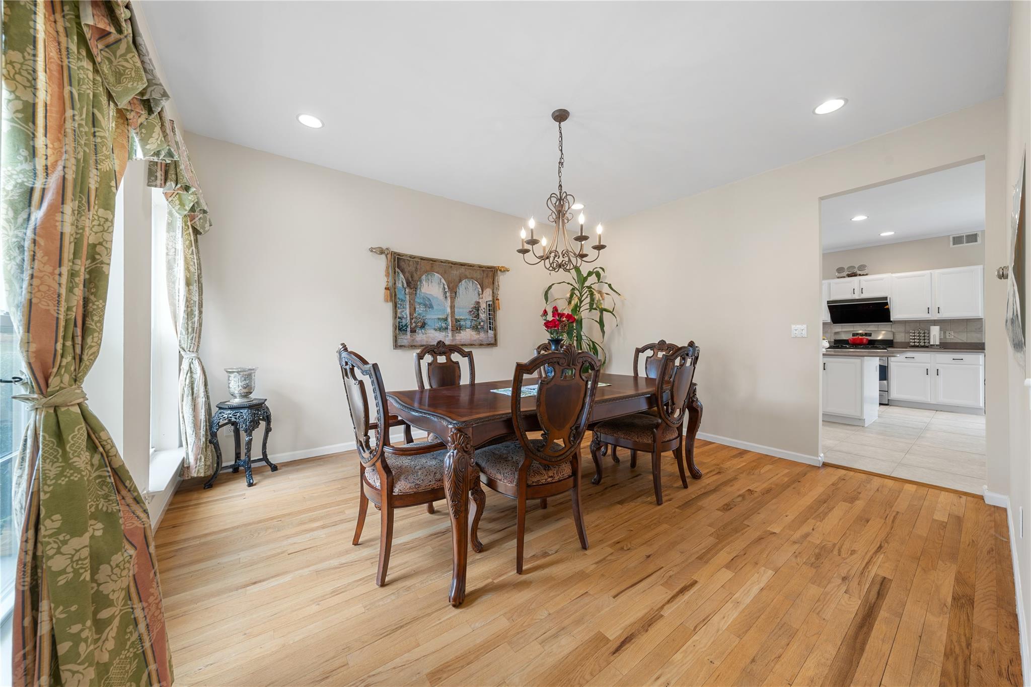 23 Varsity Boulevard, East Setauket, New York image 8