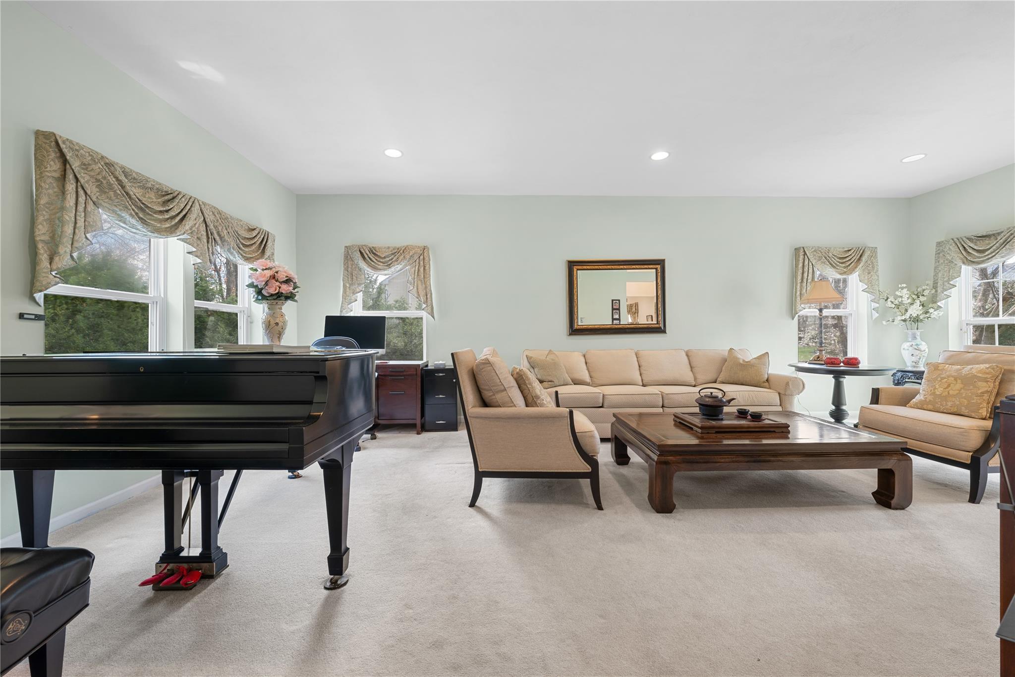 23 Varsity Boulevard, East Setauket, New York image 6