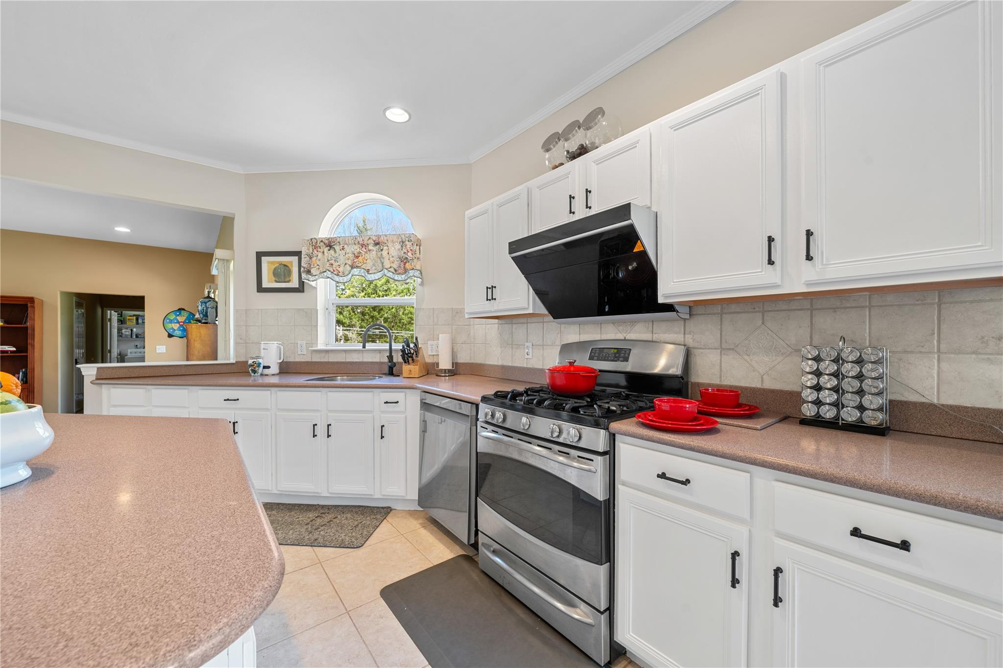 23 Varsity Boulevard, East Setauket, New York image 12