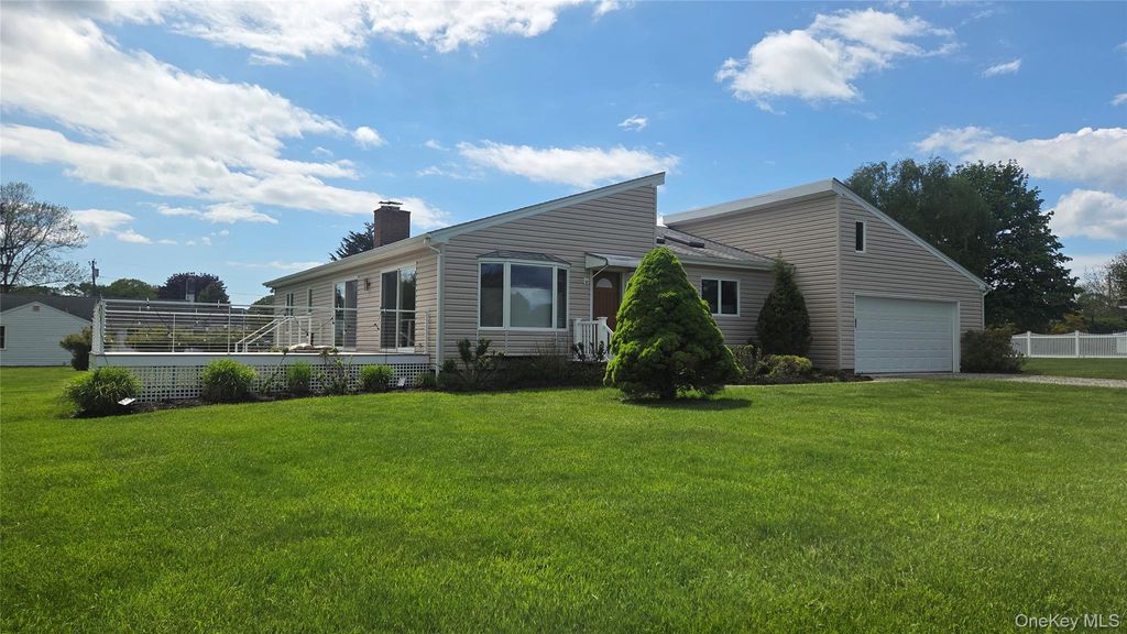 Photo of 930 Cedar Lane, East Marion, NY 11939 (MLS # 1000646)