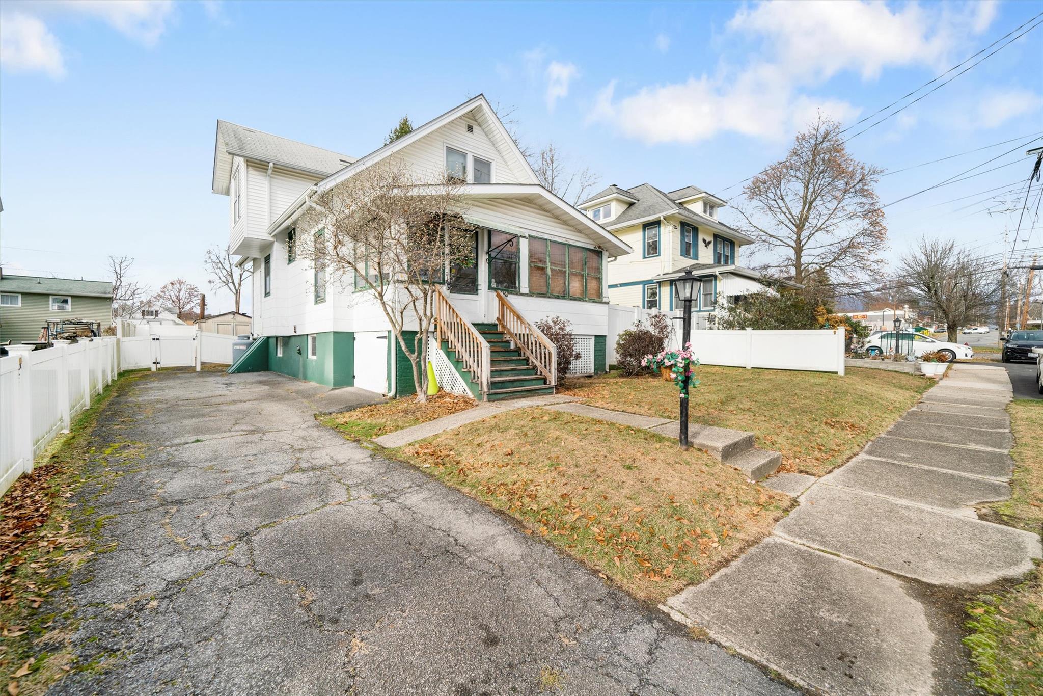 156 Commonwealth Avenue, Middletown, New York image 3