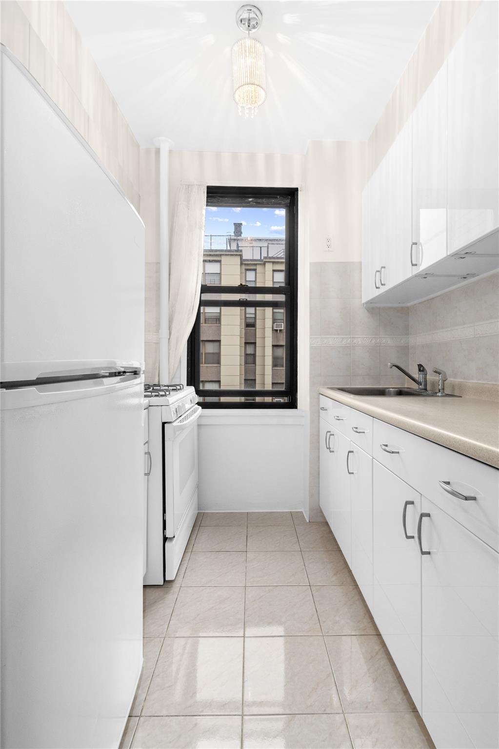 98-34 63 Drive #7D, Rego Park, New York image 4