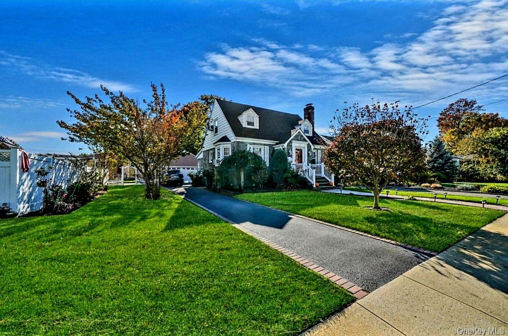 Photo of 199 Claxton Avenue, Bellmore, NY 11710 (MLS # 1055758)
