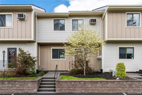Condo For Sale - 5002 Chelsea Cove<br/> Dutchess County, Hopewell Junction, NY 12533