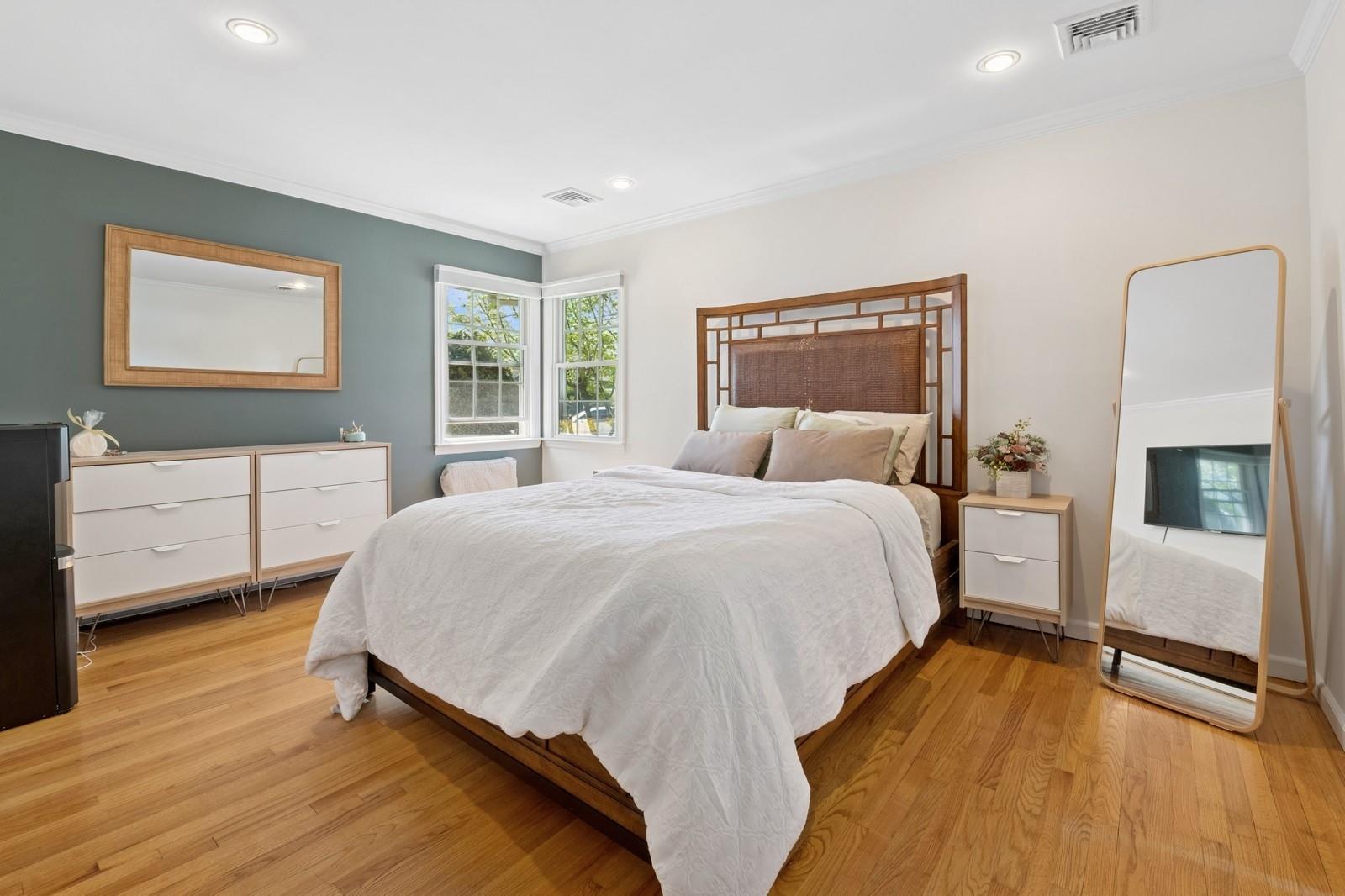 40 Grafton Street, Greenlawn, New York image 13