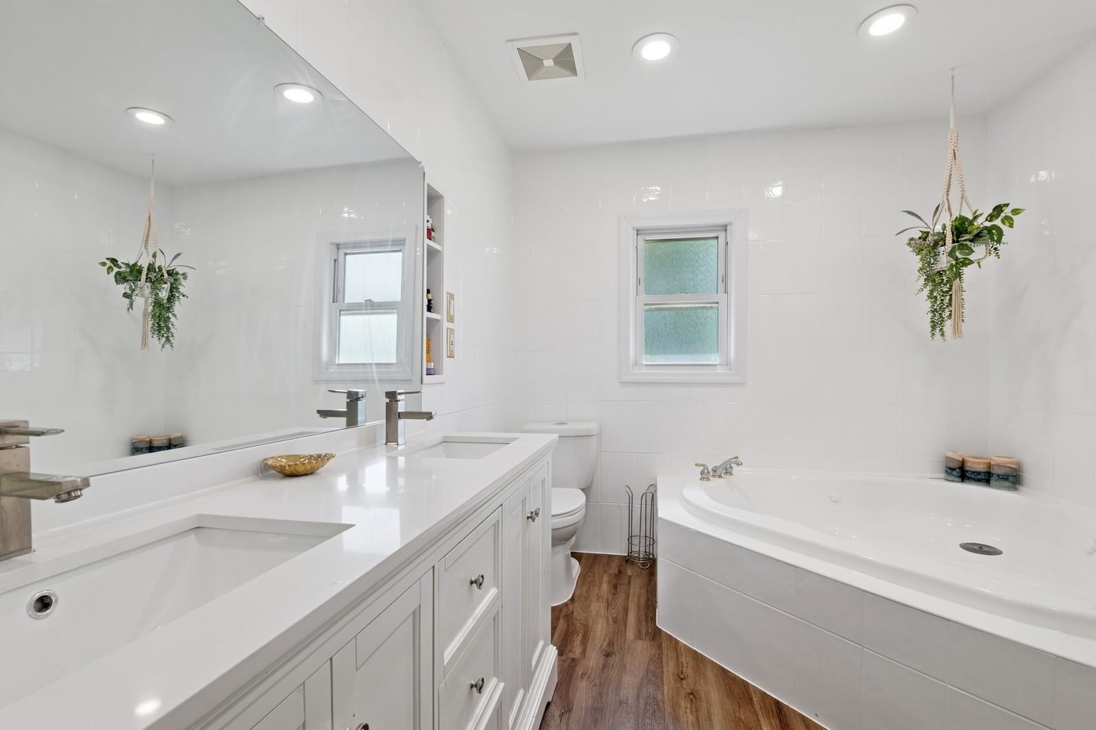 40 Grafton Street, Greenlawn, New York image 10