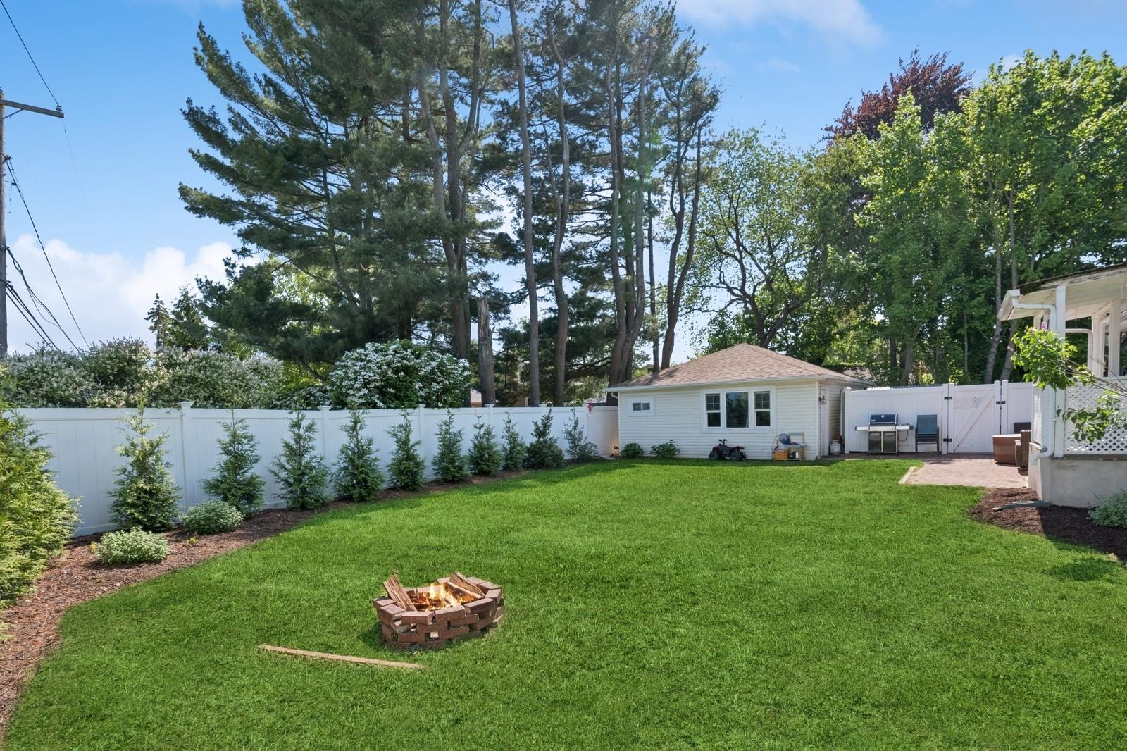 40 Grafton Street, Greenlawn, New York image 21