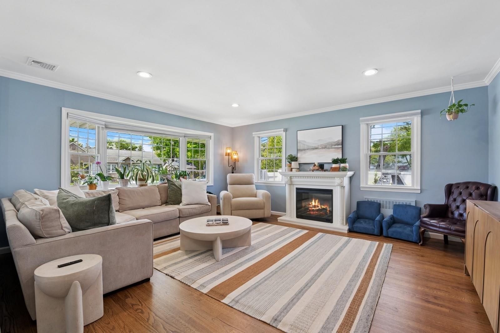 40 Grafton Street, Greenlawn, New York image 3