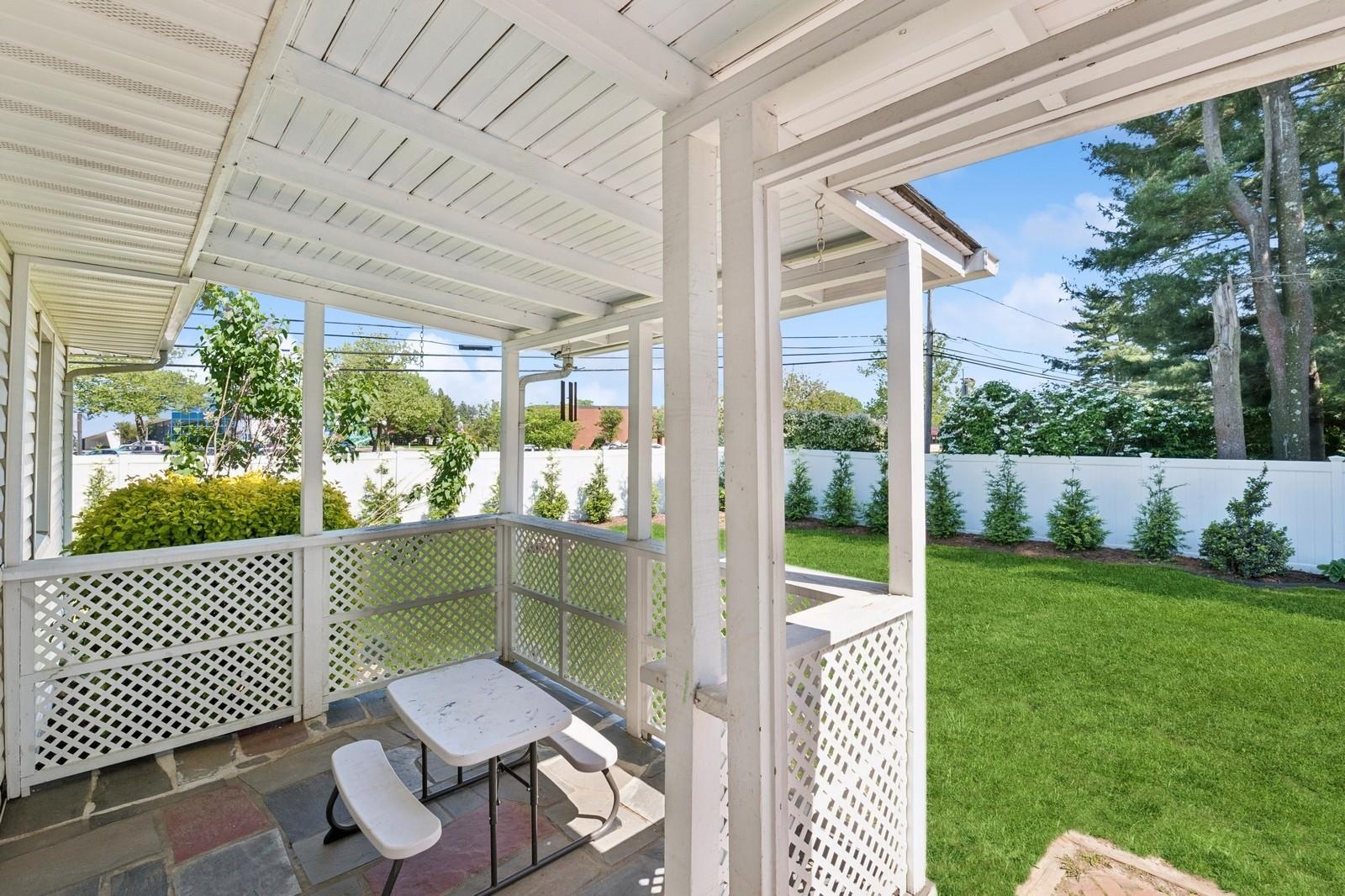 40 Grafton Street, Greenlawn, New York image 22