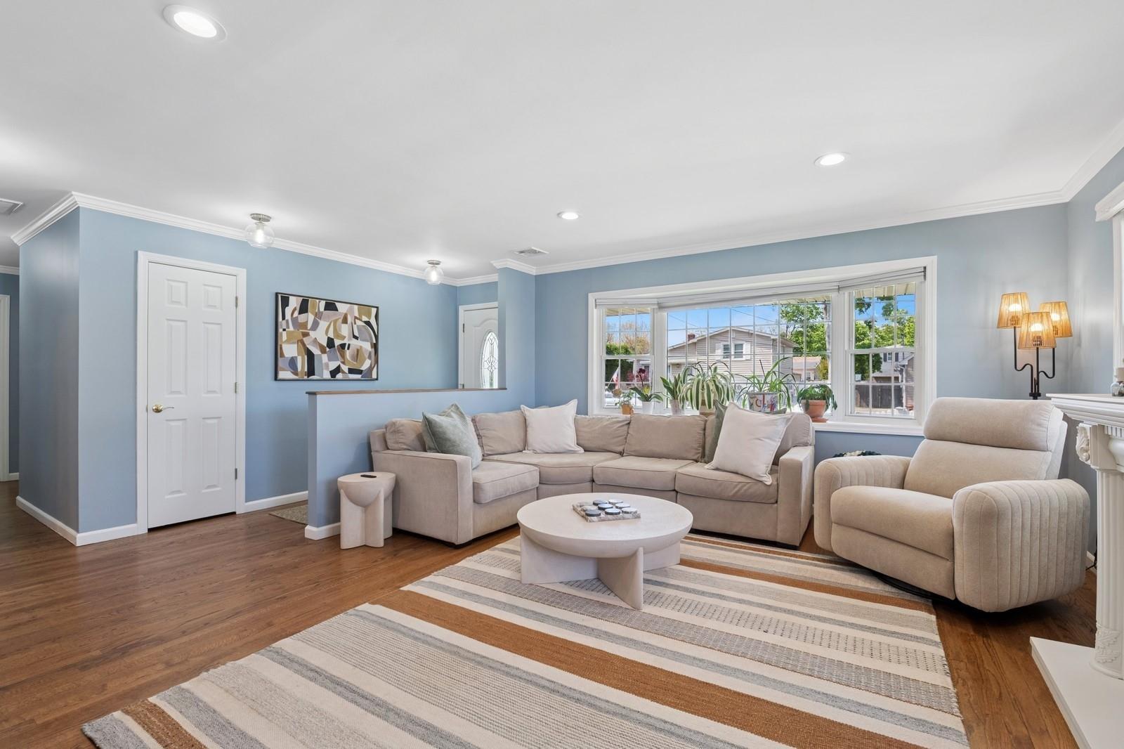 40 Grafton Street, Greenlawn, New York image 4