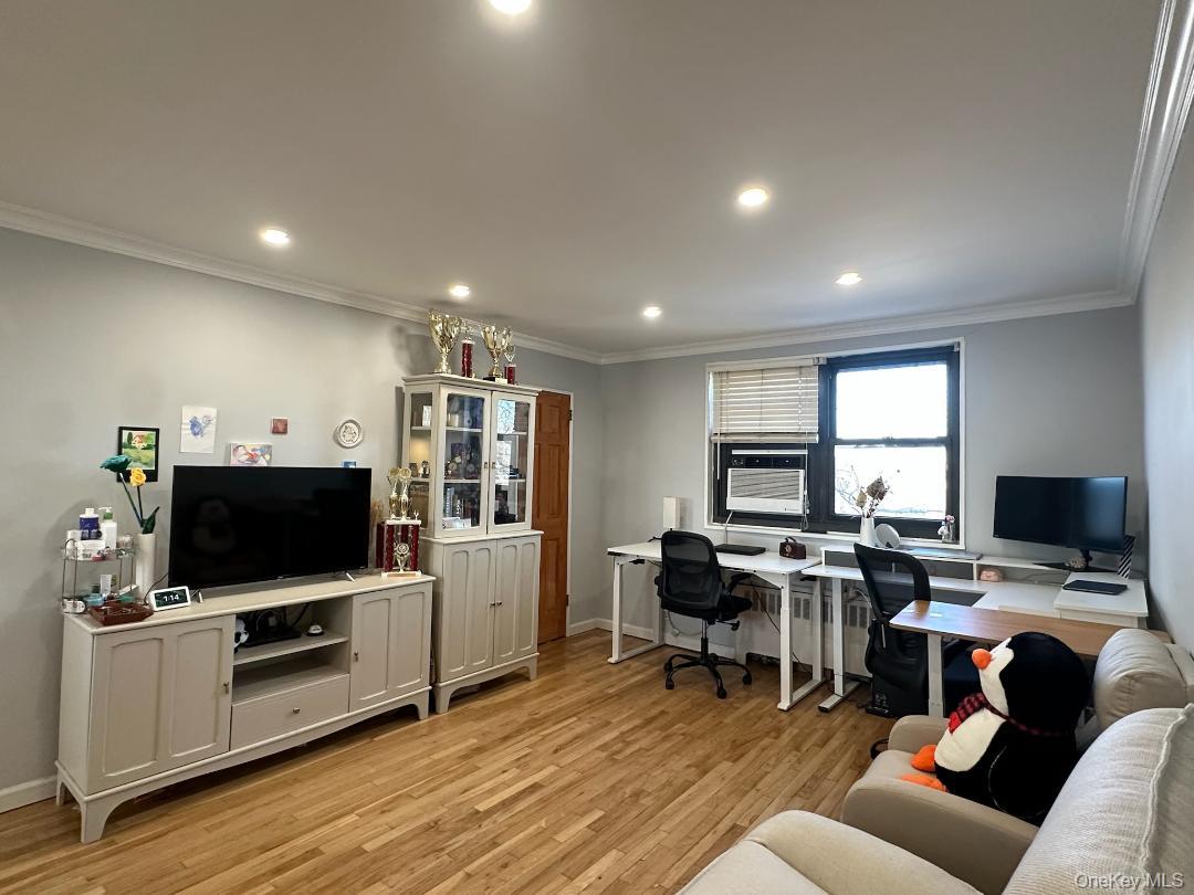 158-18 Cross Island  Parkway Parkway 6-8