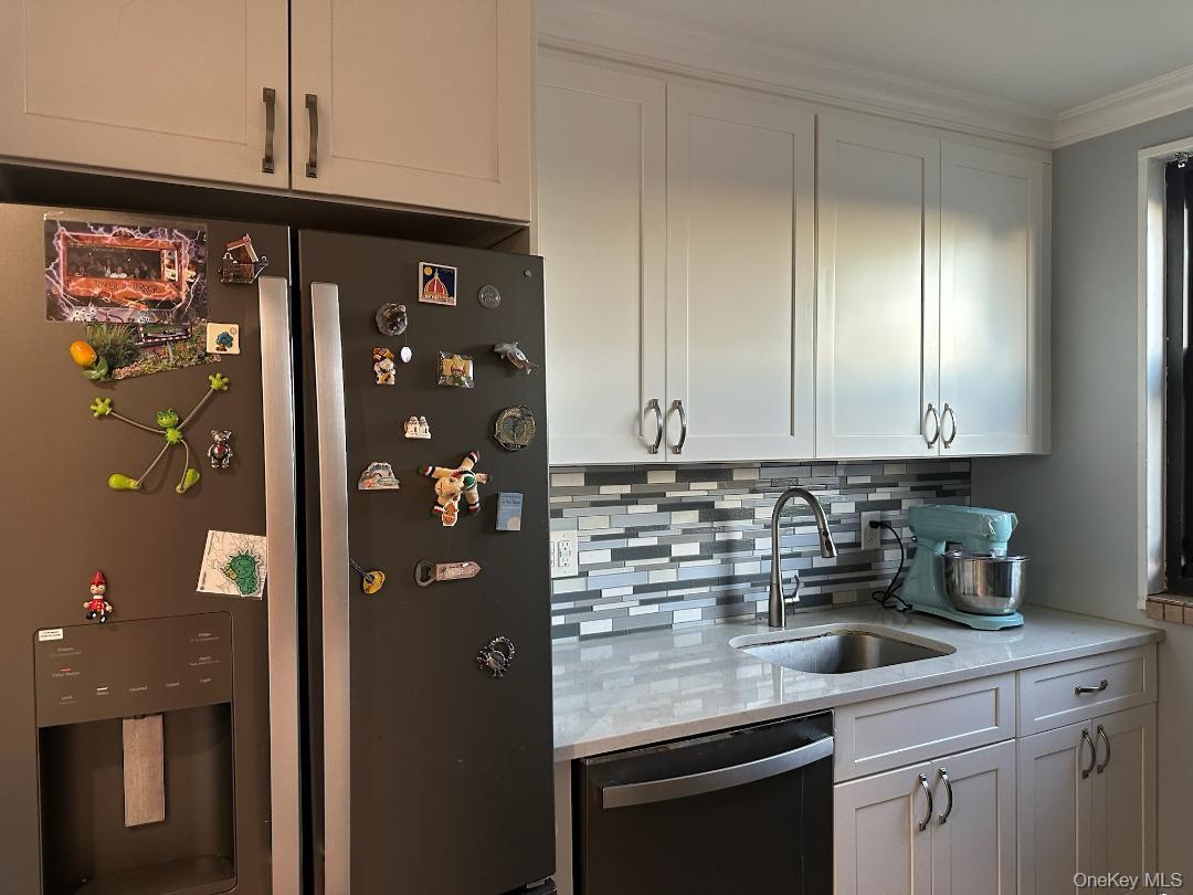 158-18 Cross Island  Parkway Parkway 6-8