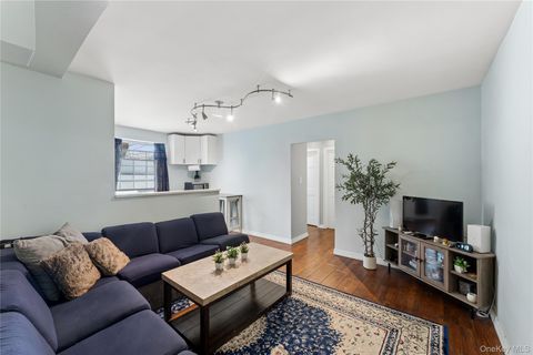 Homes For Sale - 55-01 31st Avenue #1D<br/> Woodside, NY 11377