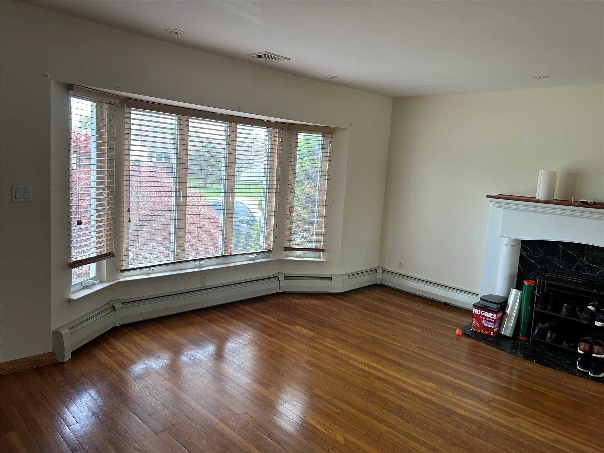 24 Gaymor Lane, Commack, New York image 4