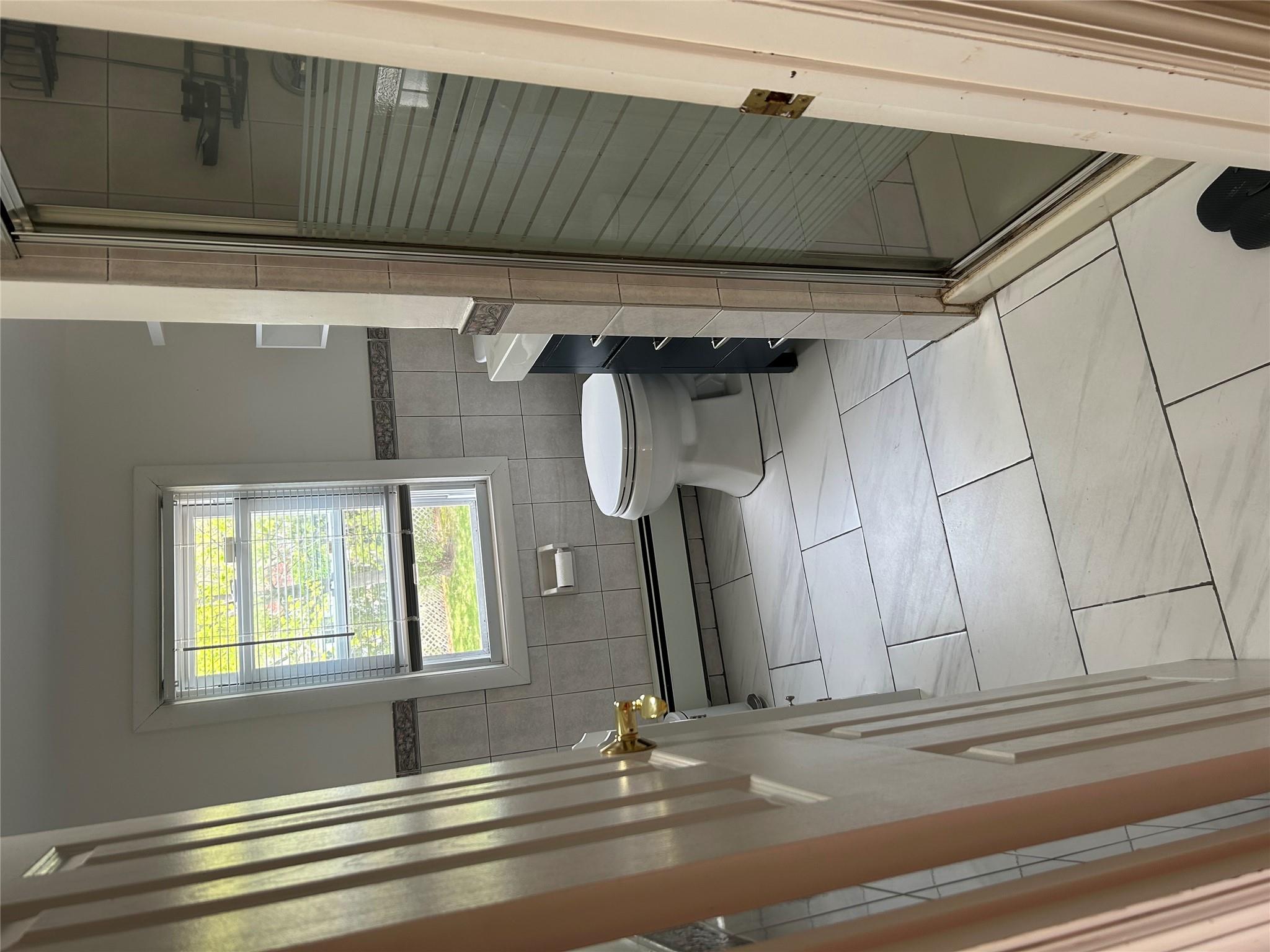 24 Gaymor Lane, Commack, New York image 17
