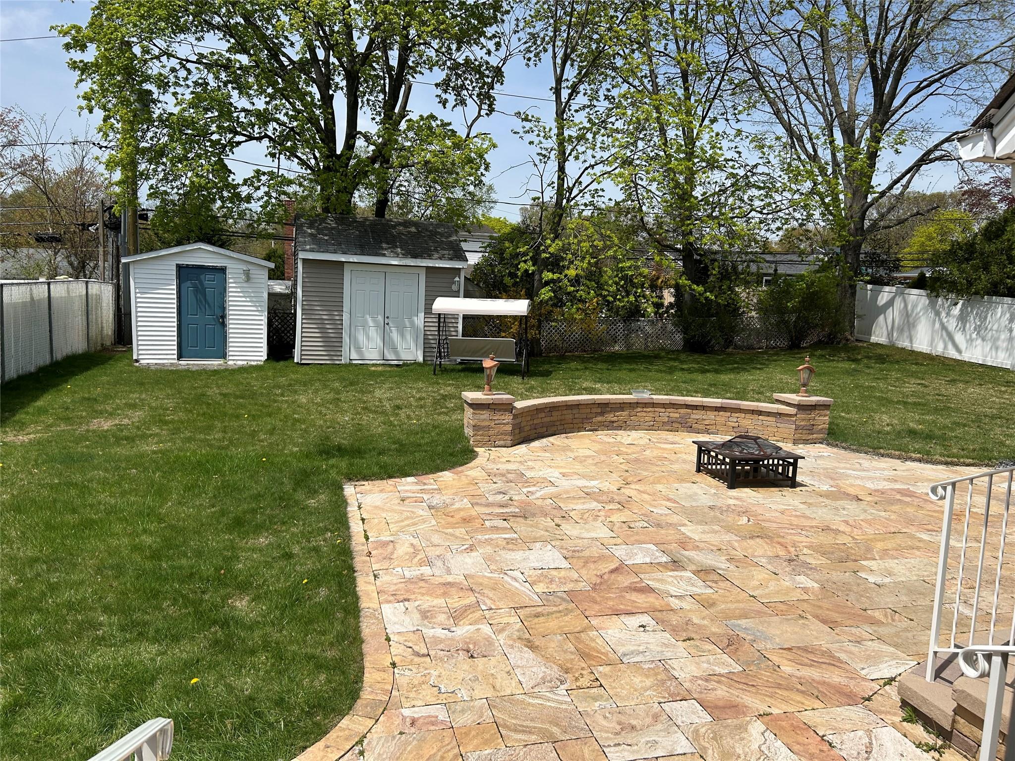 24 Gaymor Lane, Commack, New York image 28