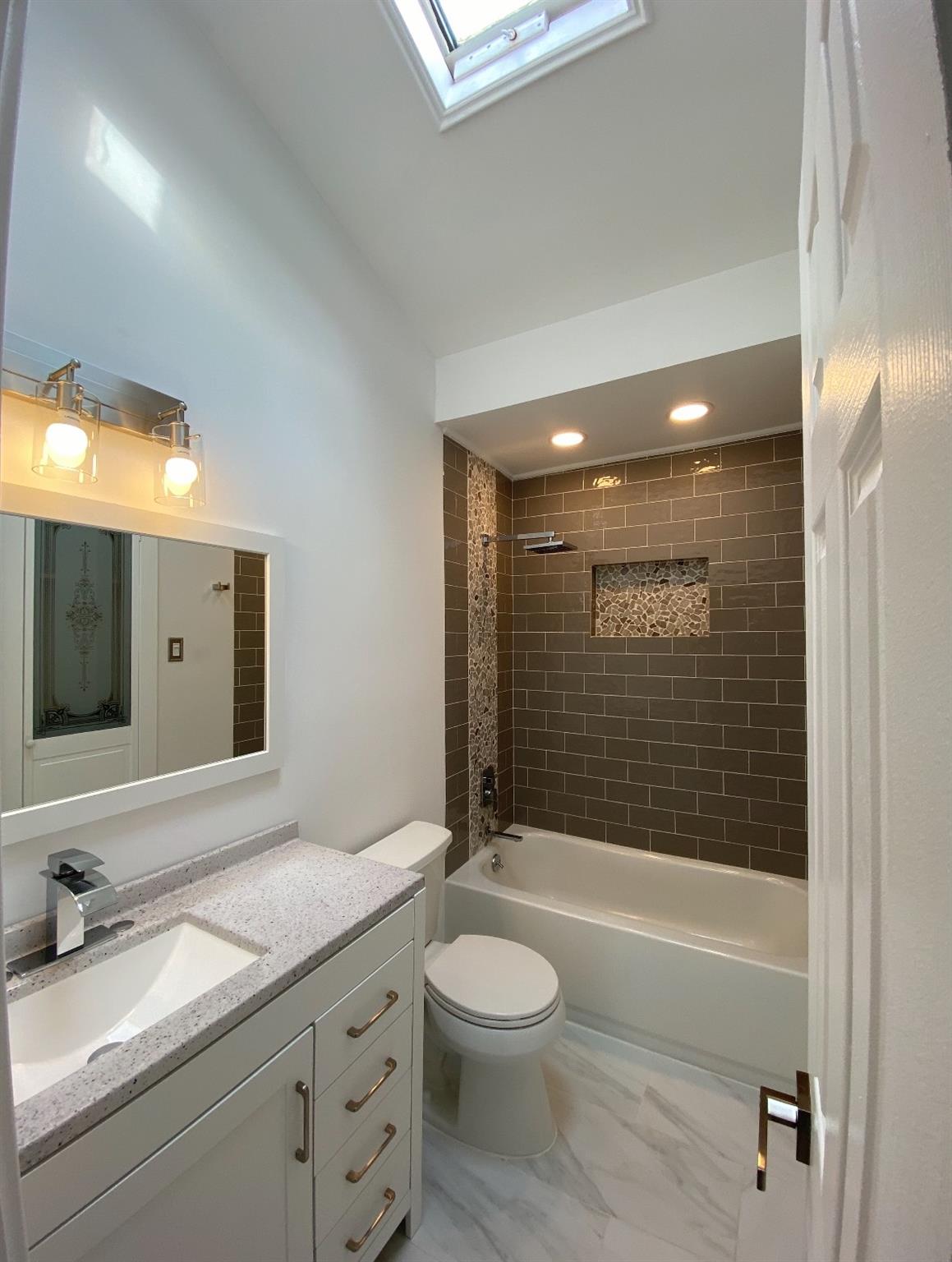12 Fountain Avenue, Selden, New York image 45