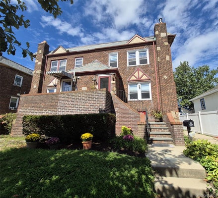 327 E PINE ST, LONG BEACH, NY 11561 - Image 4a53c285ca5f11e8cb477b8e4c4a540b/2999336252