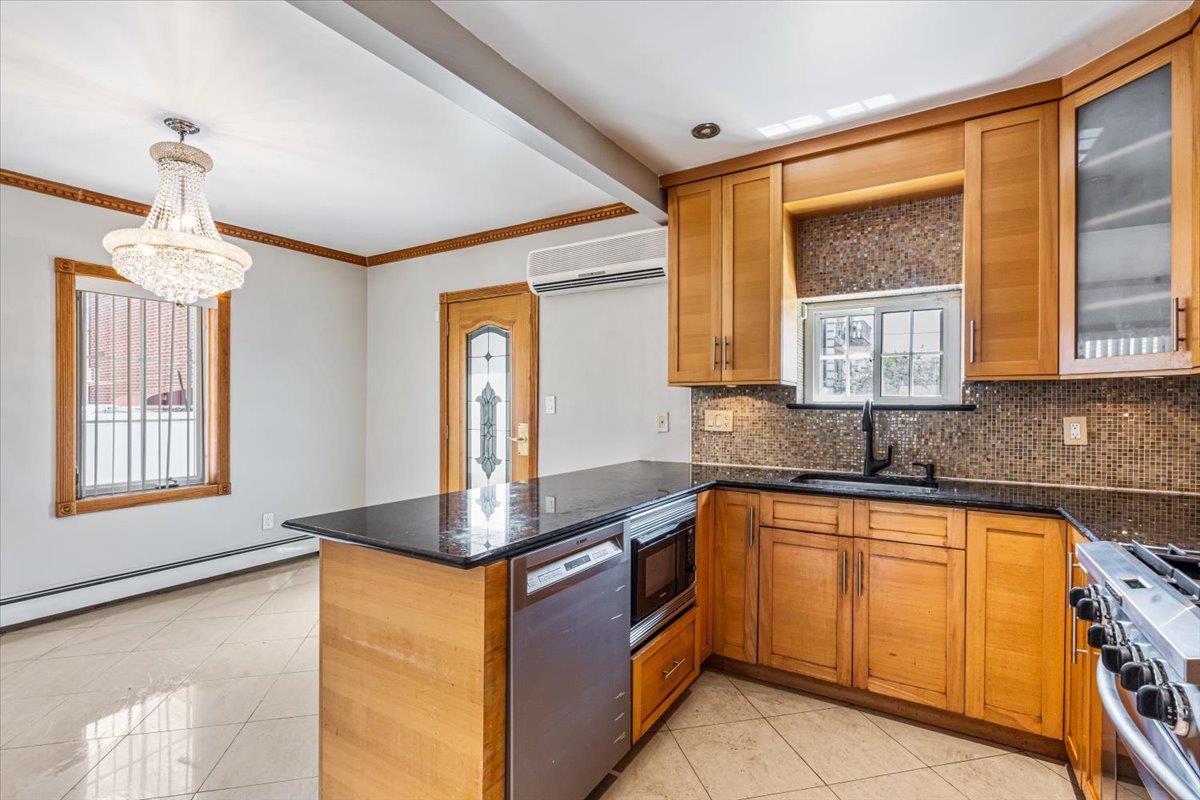21-09 48th Street, Astoria, New York image 11