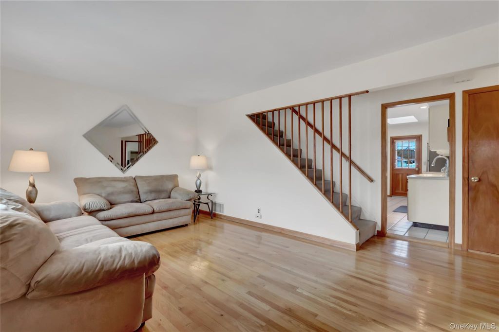 Photo of 206 9th Street, Hicksville, NY 11801 (MLS # 949424)