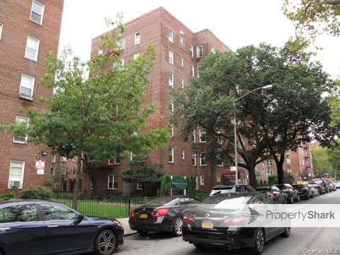 Photo of 64-35 Yellowstone Boulevard #5N, Forest Hills, NY 11375 (MLS # 1019781)