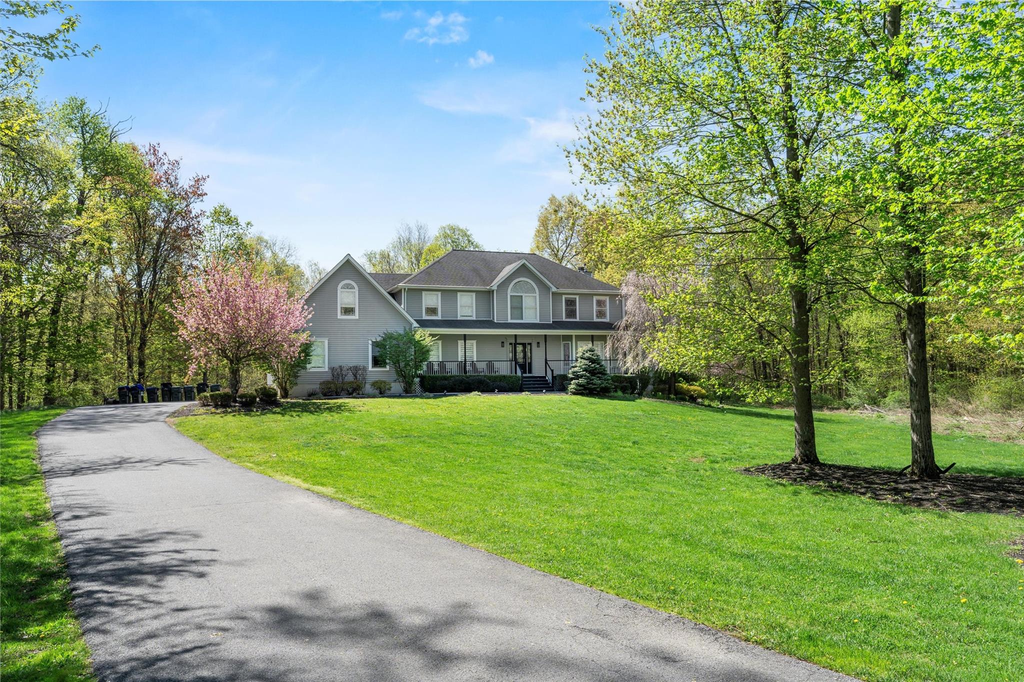 Damian Court, Chester, New York - 16 Bedrooms  
10.5 Bathrooms  
23 Rooms - 